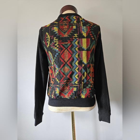 QED LONDON Lightweight Geometric Pattern Jacket. Size Medium - Picture 7 of 13